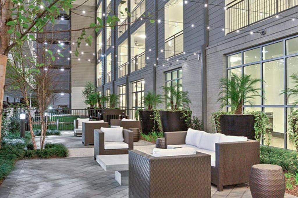 Penthouse Cool-Oasis-In-Houston-Rental Car Available-View-Great-Sleep Экстерьер фото