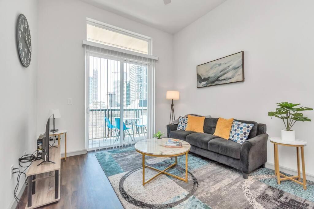 Penthouse Cool-Oasis-In-Houston-Rental Car Available-View-Great-Sleep Экстерьер фото
