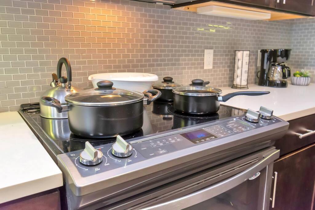 Penthouse Cool-Oasis-In-Houston-Rental Car Available-View-Great-Sleep Экстерьер фото